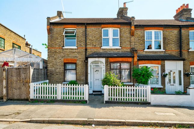 Halstead Road, Wanstead 2 bed flat for sale