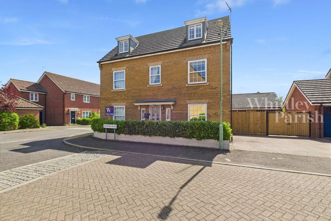 5 bed detached house