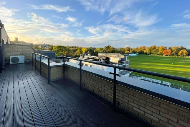 Cricketers Wharf, Guildford, GU1 2 bed flat for sale