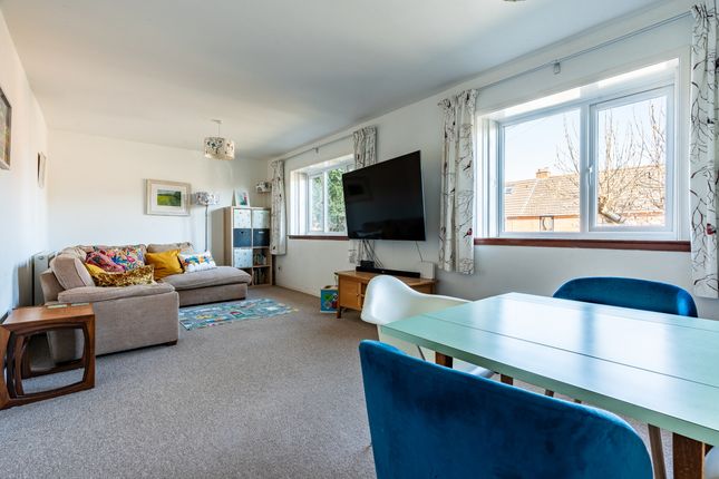 3 bed semi-detached house