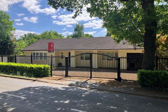 Bull Lane, Chalfont St. Peter... 3 bed bungalow for sale