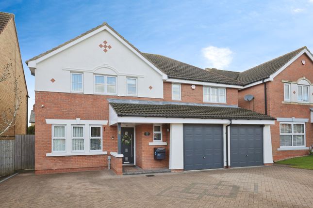 5 bed detached house