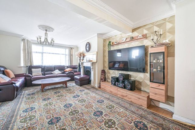 4 bed property