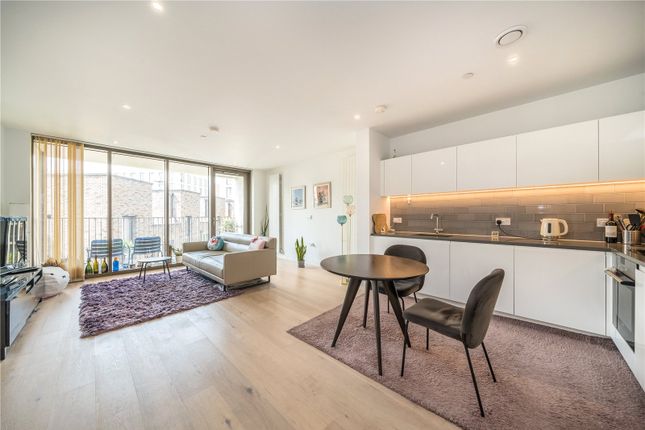 Commodore House, Royal Wharf, London E16 2 bed apartment for sale