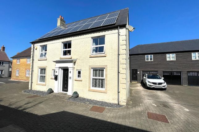 5 bed detached house