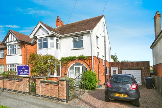 3 bed detached house