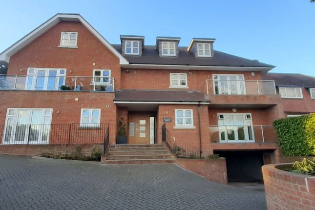 Elms Road, Harrow Weald, HA3 2 bed apartment for sale