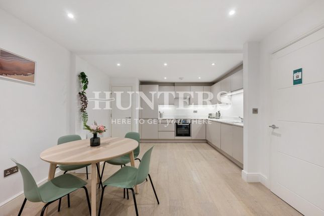 Waterloo Road, London, NW2 2 bed apartment for sale