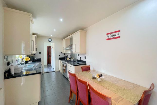 5 bedroom terraced house for sale
