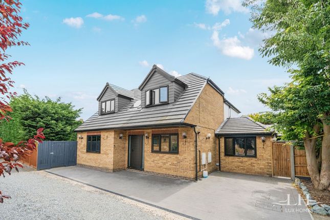 The Robbins, Rainham 5 bed detached house for sale