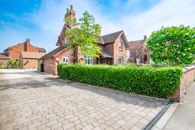 Riccall, York YO19 3 bed detached house for sale