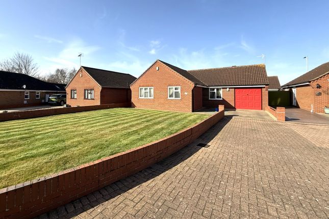 Langdale Park, Lowestoft, NR32 2 bed bungalow for sale