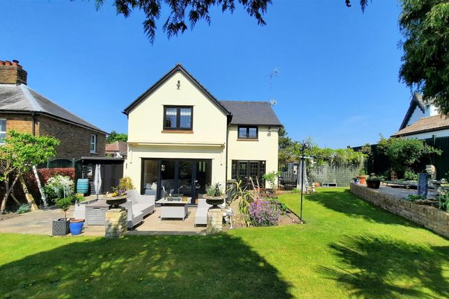 Stunning Detached Cottage:  Roydon 3 bed detached house for sale
