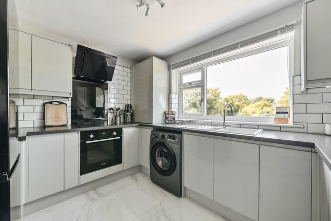 2 bedroom maisonette for sale