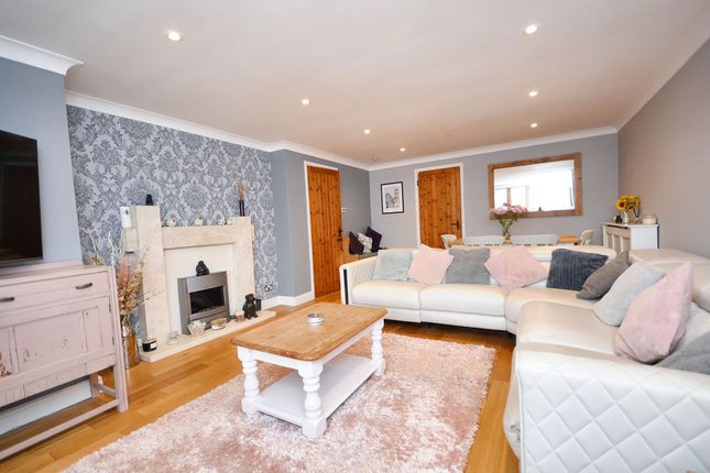 Main Road, Ashford TN25 2 bed maisonette for sale