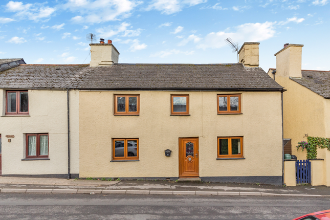 4 bedroom end of terrace house for sale