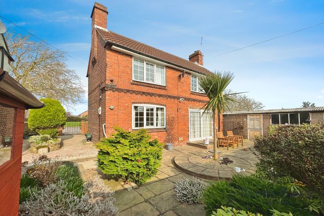 2 bed detached house