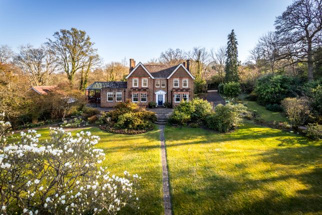 4 bed detached house
