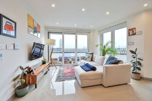 St Georges Circus, Southwark, London... 3 bed flat for sale