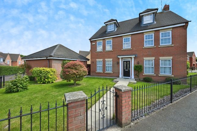 6 bedroom detached house for sale