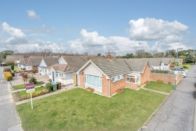 Wroxham Way, Bognor Regis, PO22 8ES 2 bed detached bungalow for sale