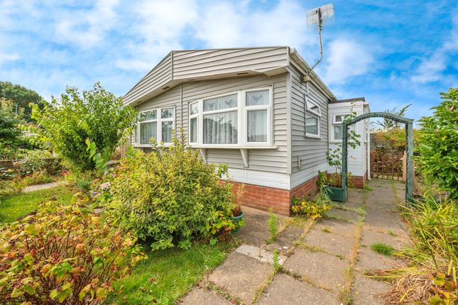 2 bed detached house