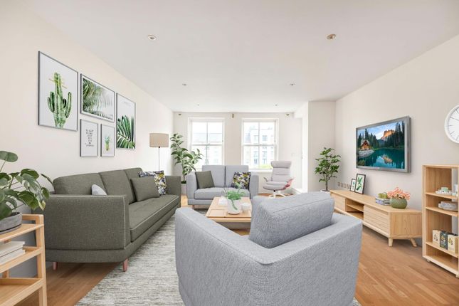 Greensward House, Imperial Crescent SW6 3 bed flat for sale