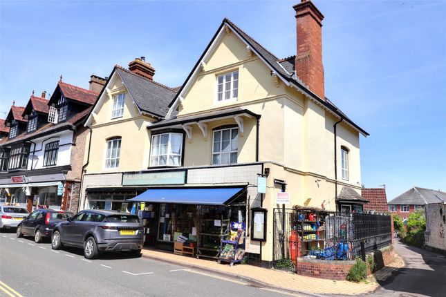 5 bed detached house