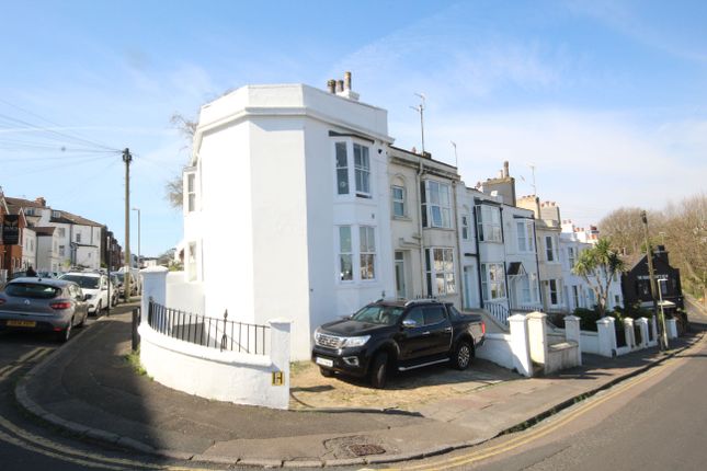 HOWARD PLACE, BRIGHTON 2 bed flat for sale