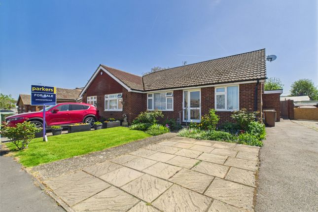 Malyns Close, Chinnor OX39 3 bed bungalow for sale