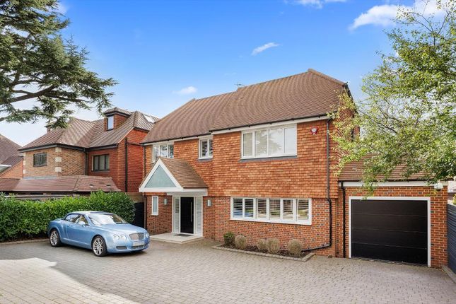5 bed detached house