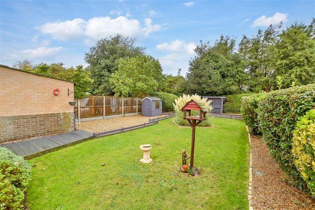 2 bed detached bungalow