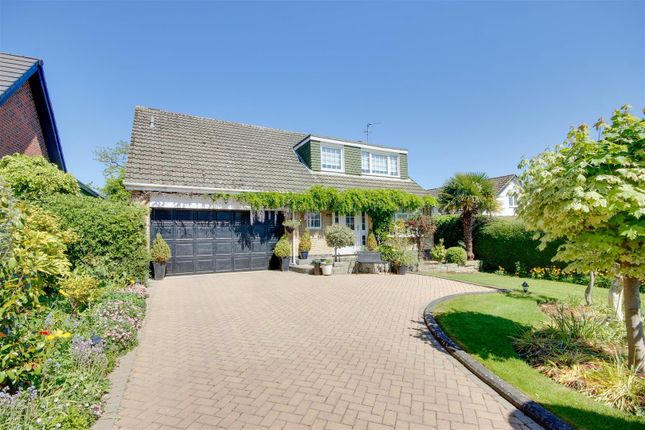4 bed detached house