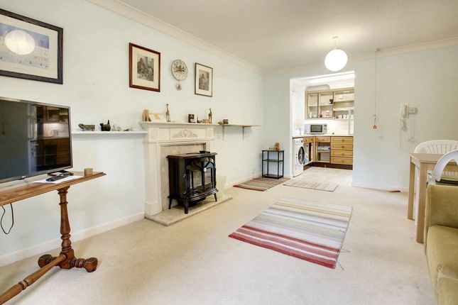 1 bedroom ground floor flat for sale