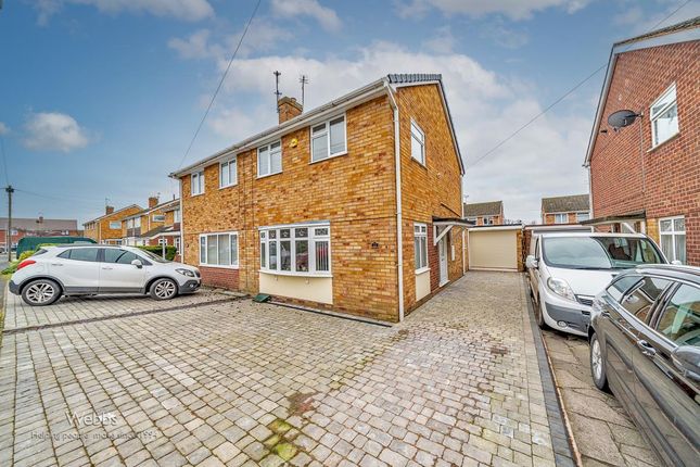 Oakshaw Close, Wolverhampton WV9 3 bed semi