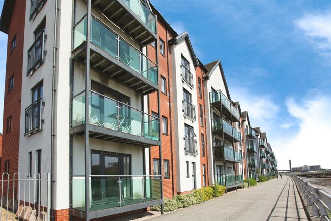 2 bedroom ground floor flat for sale