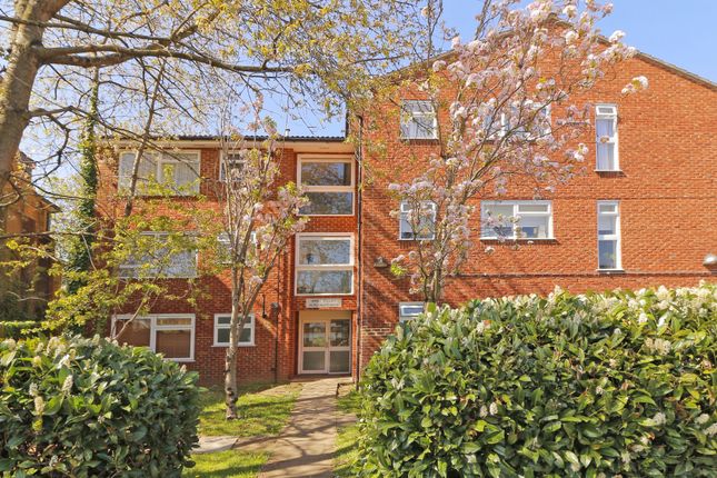 Hyde Court, Elsinore Road, London, SE23 2 bed apartment for sale