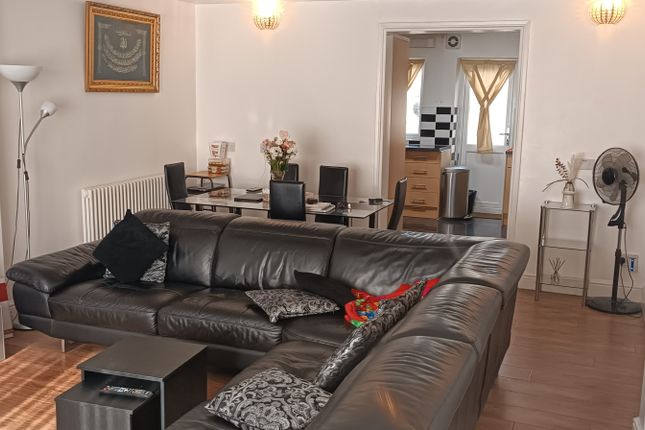5 bed semi-detached house