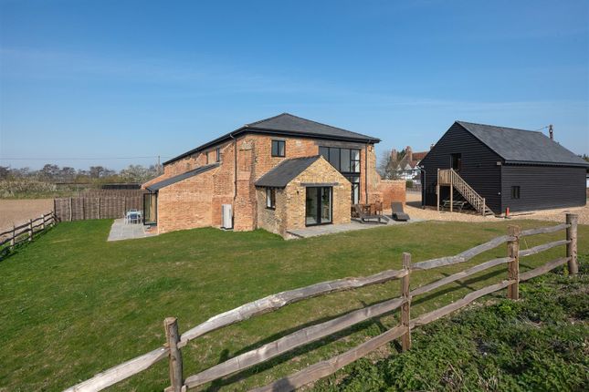 Frognal Farm Barns, Teynham 4 bed end of terrace house for sale