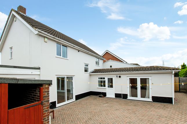 Slough 5 bed link detached house for sale