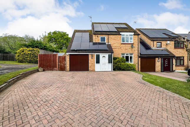 4 bedroom link detached house for sale
