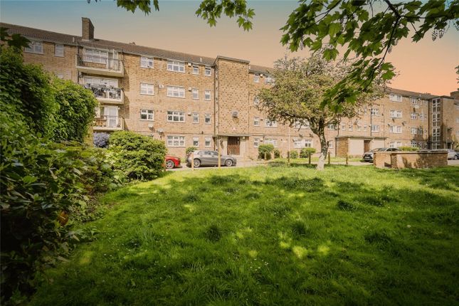 3 bedroom flat for sale