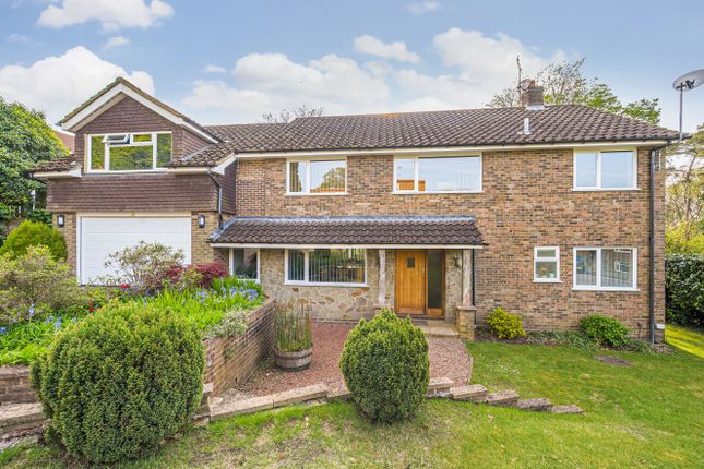 Hurstmere Close, Surrey GU26 4 bed detached house for sale