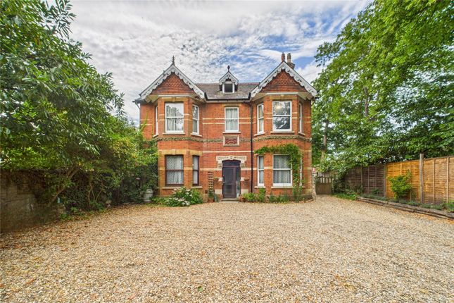 8 bedroom detached house for sale