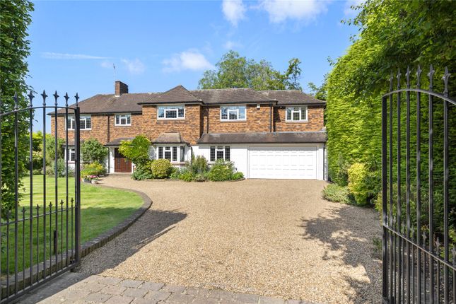 5 bed detached house