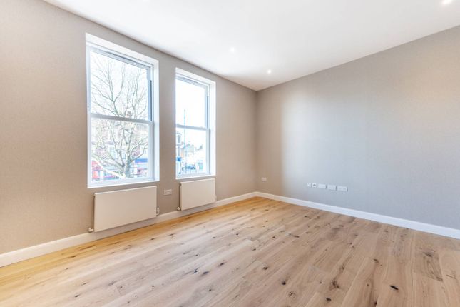 Chamberlayne Road, Kensal Rise... 2 bed flat for sale