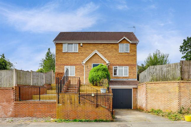 Hillcrest View, Carlton NG4 3 bed detached house for sale