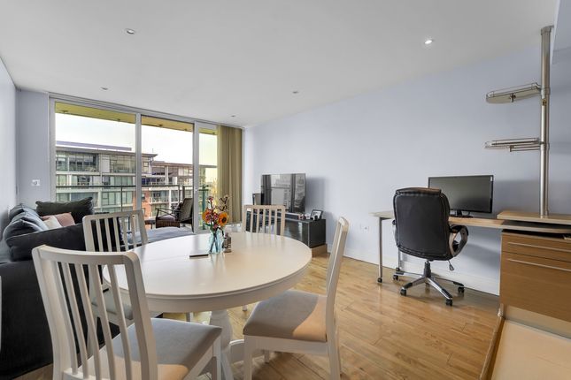 Battersea, Queenstown Road, London SW8 1 bed flat for sale