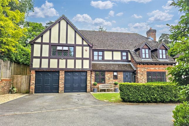 Caerleon Close, Surrey GU26 5 bed detached house for sale