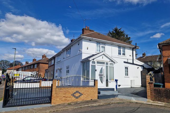 4 bedroom end of terrace house for sale
